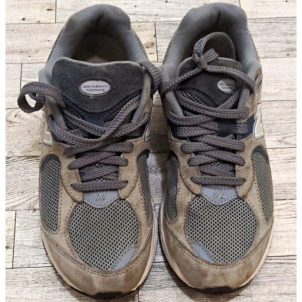 New Balance 2002R Steel Orca Men’s 6/Women's 7.5 Low Top Suede Sneakers M2002RST